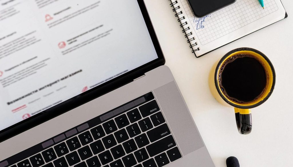 affiliate marketer home office space